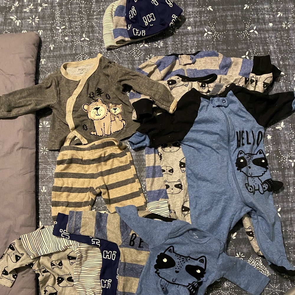 Lot of Gerber baby clothes 0-3 months